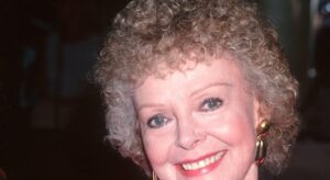 “Lost in Space” Star June Lockhart Dies at 100