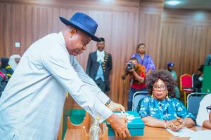 Diri presents N998bn 2026 budget, prioritizes works, education